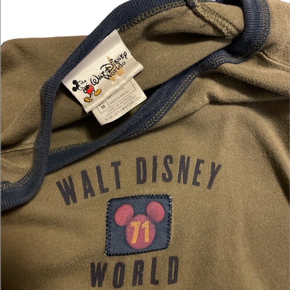 Vintage Disney World T-shirt size medium - Picture 2 of 3